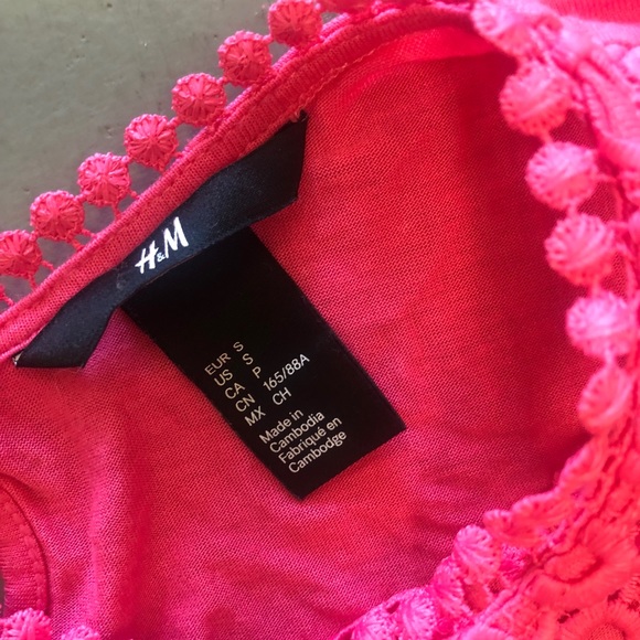 Hot pink tank - Picture 2 of 2